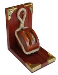 Marintek Makara Figürlü Ahşap Kitap Tutucu